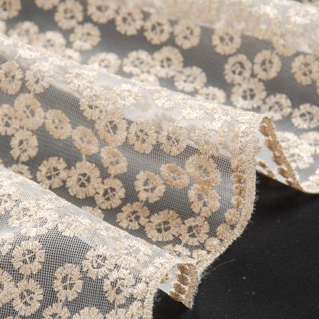 Krajka jemná tylová výšivka s rexem zlatavá