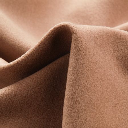 Flauš z recyklovaného vlákna pastel hnědý