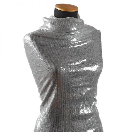 Flitrová látka stříbrná