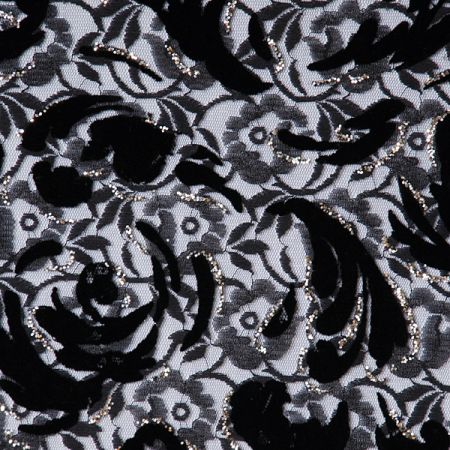 Efektní krajka s aplikací třpytek a sametové výšivky