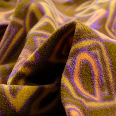 Fleece geometrický vzor kahki oranžovofialová