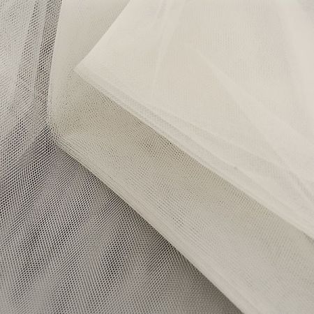 Šatový tyl smetanový