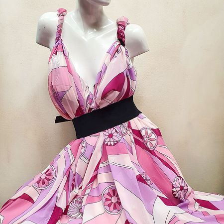 Šifon vzor květů a ornamentů v růžovofialovém kupón 3 m za cenu 2 m