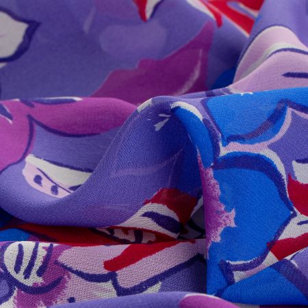 Šifon viskozový vzor velkých květů fialový kupón 3 m za cenu 2 m