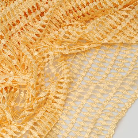 Krajka ve fancouzském stylu pastelově žlutá