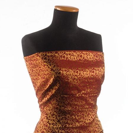 Brokát vínovozlatý romantický vzor II.jakost