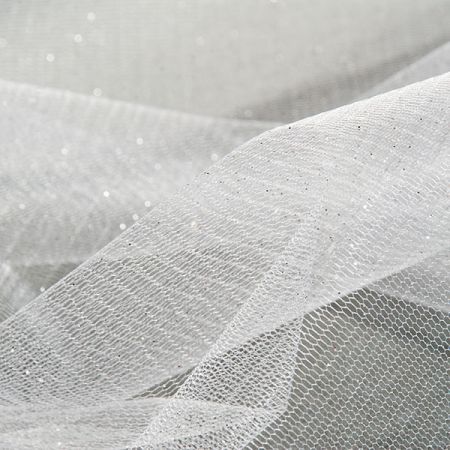 Tyl bílý se stříbrnými třpytkami