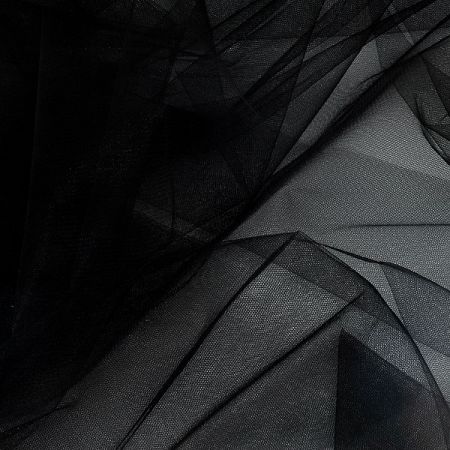 Šatový tyl černý