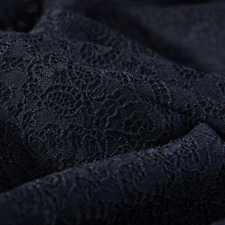 Pružná krajka květinový motiv černá