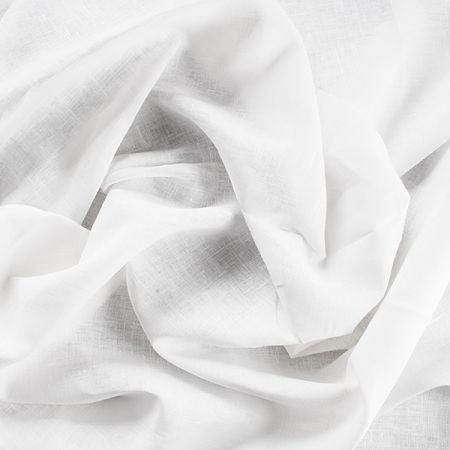 Len jemný středně sílný předepraný bílé barvy