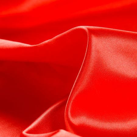 Atlas červený nepružný satén
