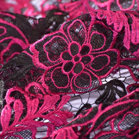Efektní krajka na tylu motiv květy fuchsiová/černá