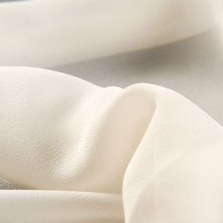 Žoržet hedvábný máslové barvy