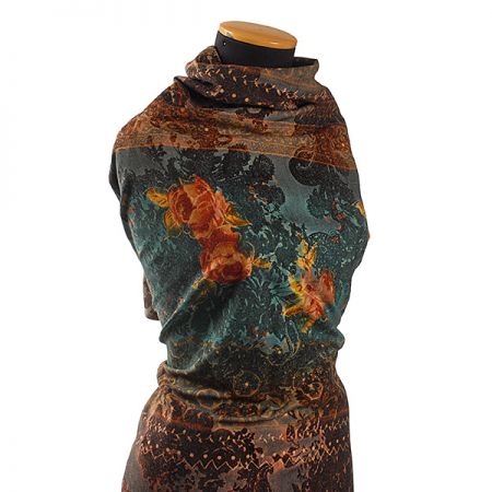 Kostýmová látka metalický tisk květinový motiv