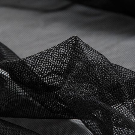 Tyl jemný š. 150 cm černý