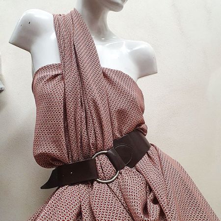 viskozová šatová látka drobný vzor vínová