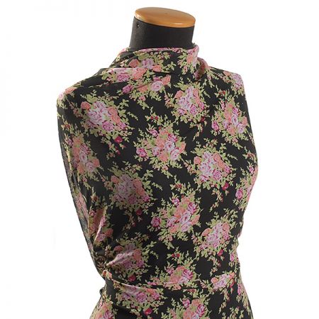 Jemný pružný šifon motiv kytice květů černý