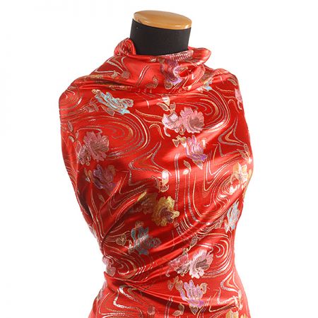 Látka brokát květinový motiv