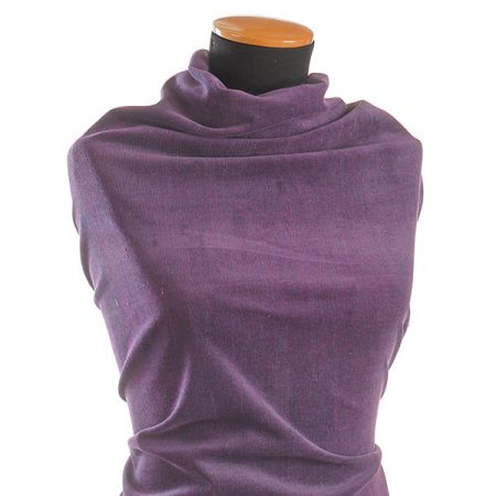 Manšestr nepružný fialovovínové barvy