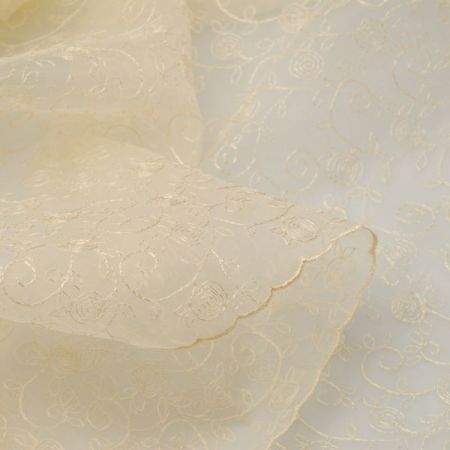 Vyšívaná organza metráž - motiv růží