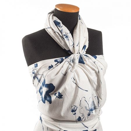 Viskózová šatová látka květinový vzor modrá/bílá