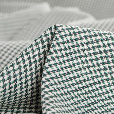 Kostýmová bavlněná látka vzor pepito zelená/bílá