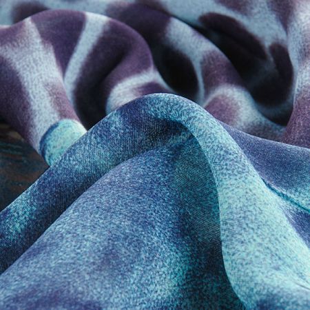 Šifon viskozový zvířecí vzor mdorofialový