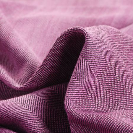 Kostýmová látka Art Fabrics rybí kost fialovočerný melír