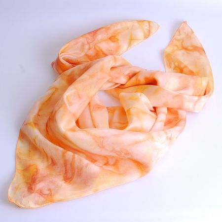 Ručně malovaný hedvábný šátek oranž