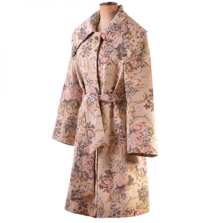 Originálne jesenné kabát s gobelínovým motívom