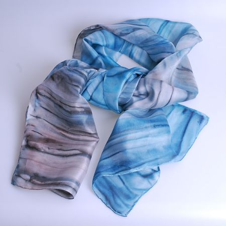 Ručně malovaná hedvábná šála hnědá/tyrkys