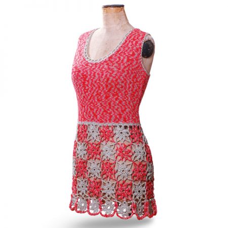 Háčkované mini šaty červená/ořechová