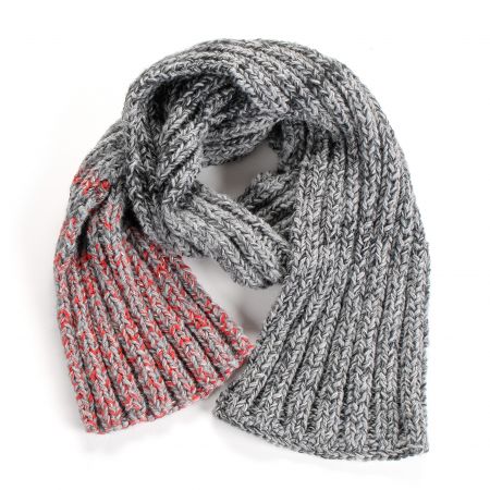 Ručně pletená šála Marlen šedočernočervený melír