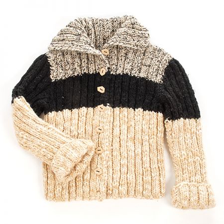 Pletený svetr s plastickým vzorem, hnědo-šedý