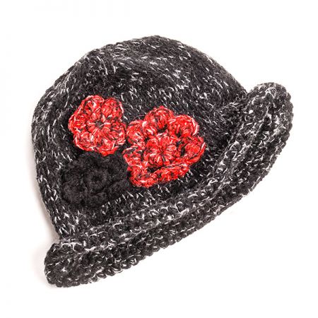 Pletená čepice klobouk s kytkou