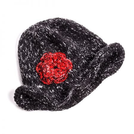 Pletená čepice klobouk s kytkou