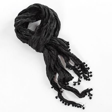 Jemná šála kreš s bambulkami černá