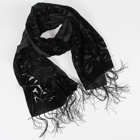 Šála vypalovaný samet s třásněmi černý