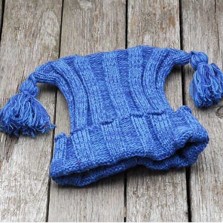 Pletená čepice Marlen „hranatka“ se střapci