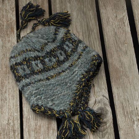 Ručně pletená čepice Marlen "helmička" 