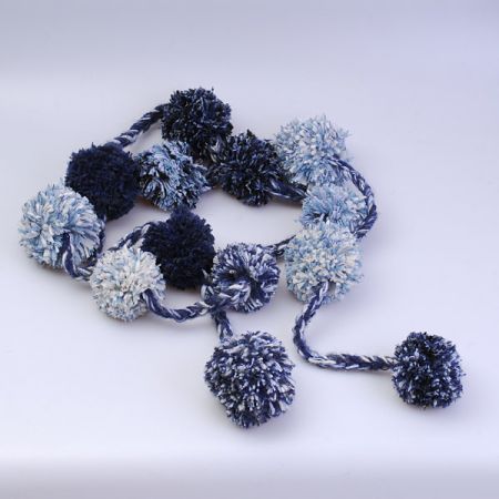 Efektní bambulková šála Marlen modrý melír