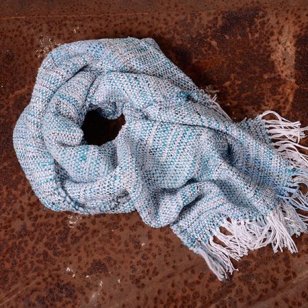 Ručně tkaný pléd v barvě tyrkysového melíru