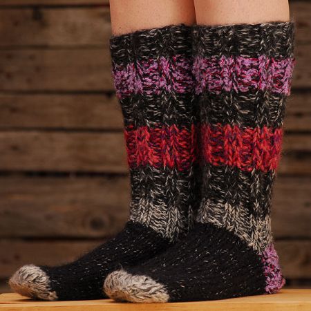 Ručně pletené ponožky Marlen černobílý melír s pruhy