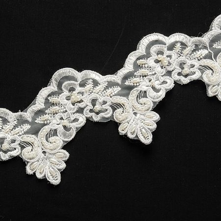 Krajka lem slonová kost korálky/perličky