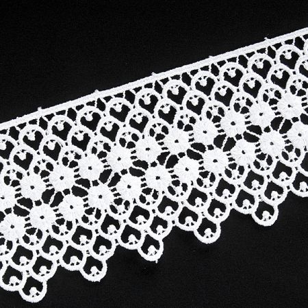 Krajka široká květinový motiv bílá