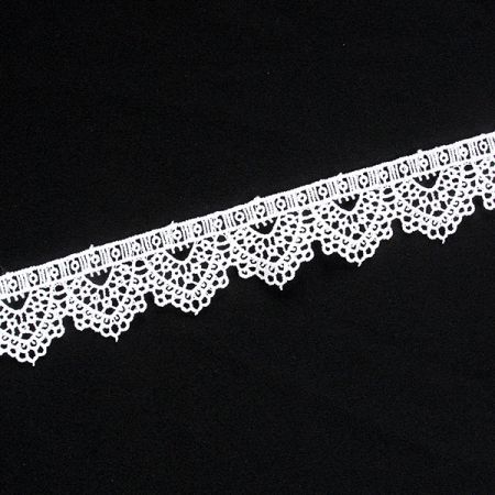 Krajka lem vlnkový ornamentální vzor bílý