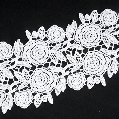 Krajka bílá široká motiv růží