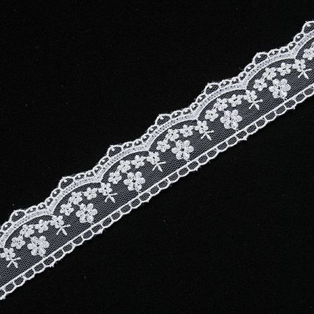 Krajka lem vzdušná na tylu květina bílá